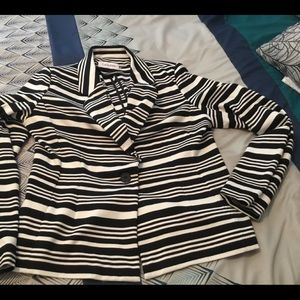 Calvin Klein black and white blazer w/ button 16